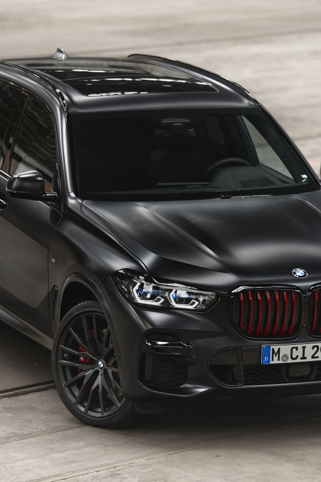 Автомобиль BMW X5 M50i, 2021 года