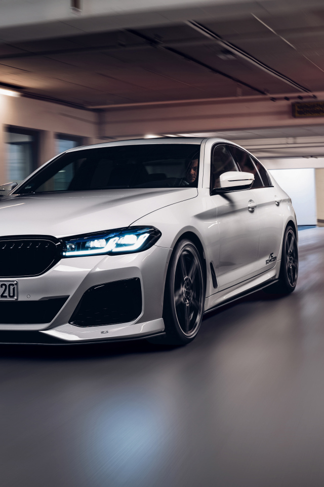 Серебристый дорогой автомобиль BMW Schnitzer ACS5 3.0d 2021 года