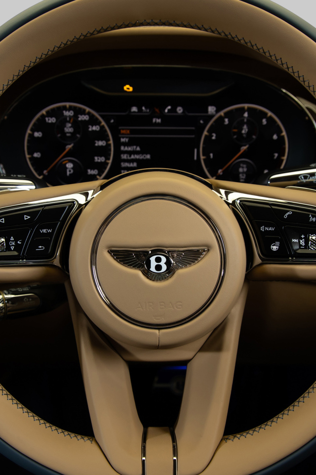 Кожаный руль автомобиля Bentley Flying Spur V8 First Edition 2021 года