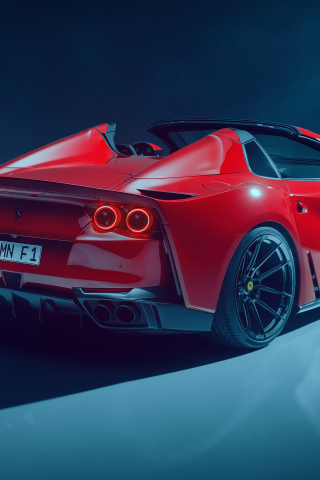 Красный автомобиль Novitec Ferrari 812 GTS N-Largo 2021 года вид сзади