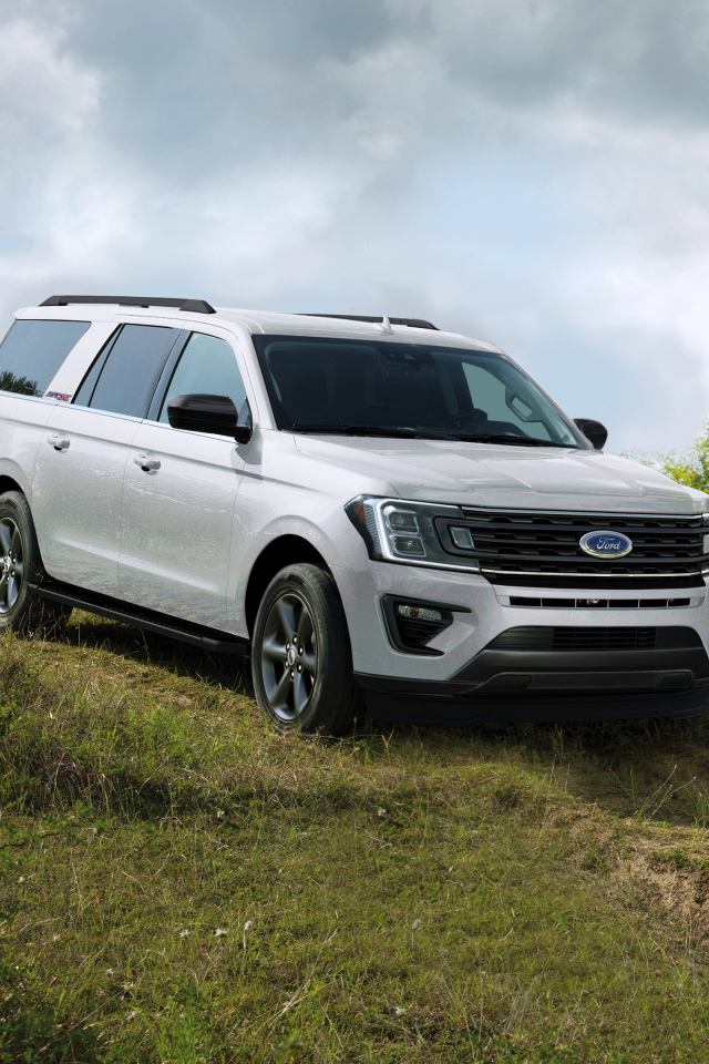 Белый внедорожник  Ford Expedition XL STX, 2021 года