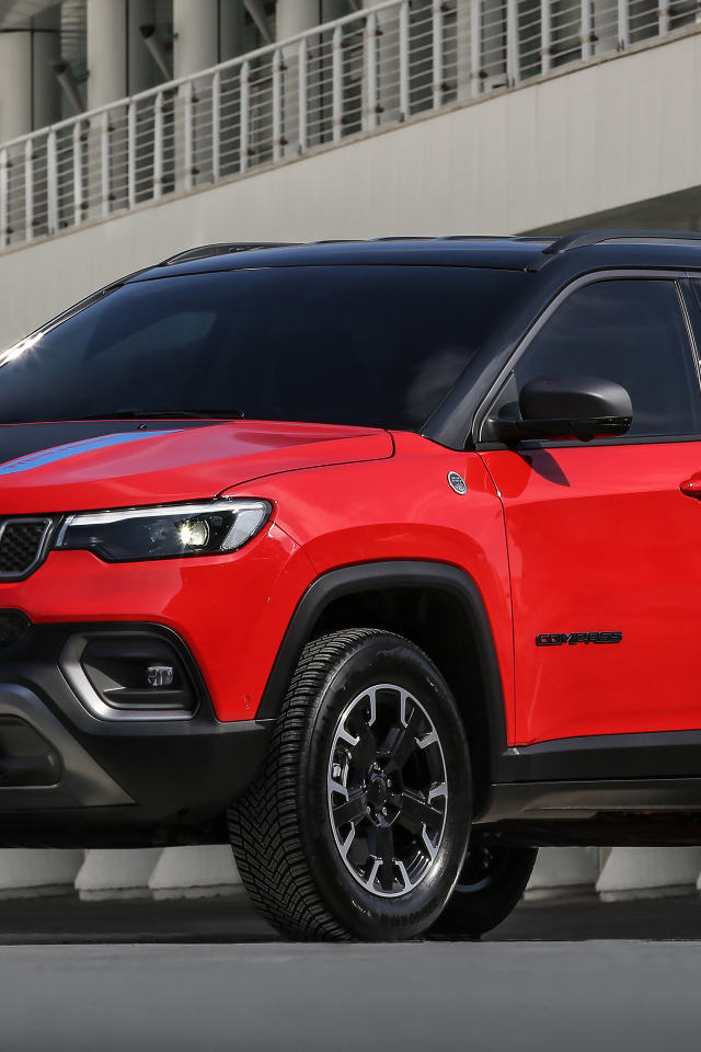 Красный Jeep Compass Trailhawk 4xe 2021 года