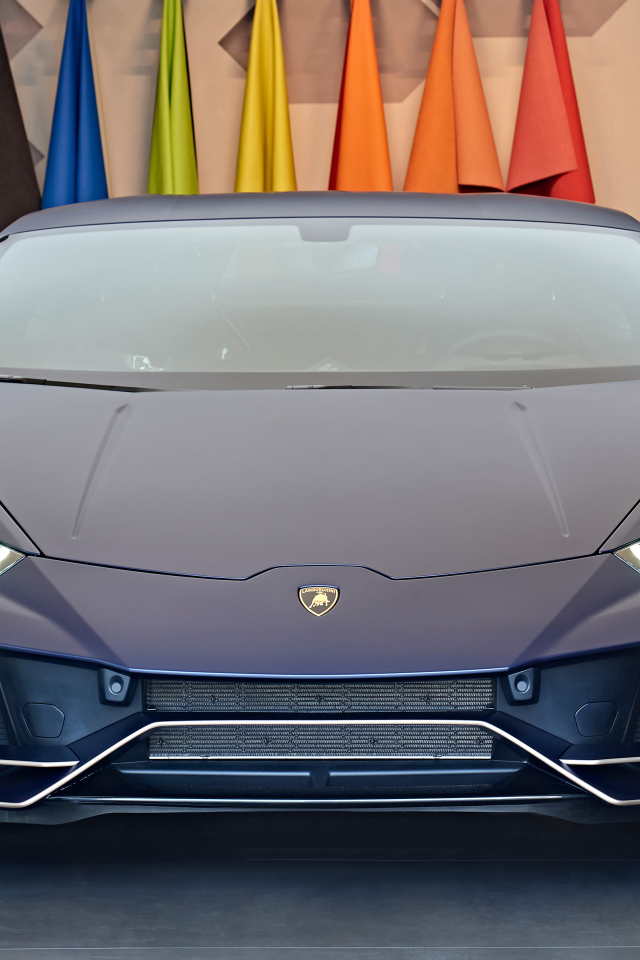 Вид спереди на автомобиль Lamborghini Huracán, 2021 года