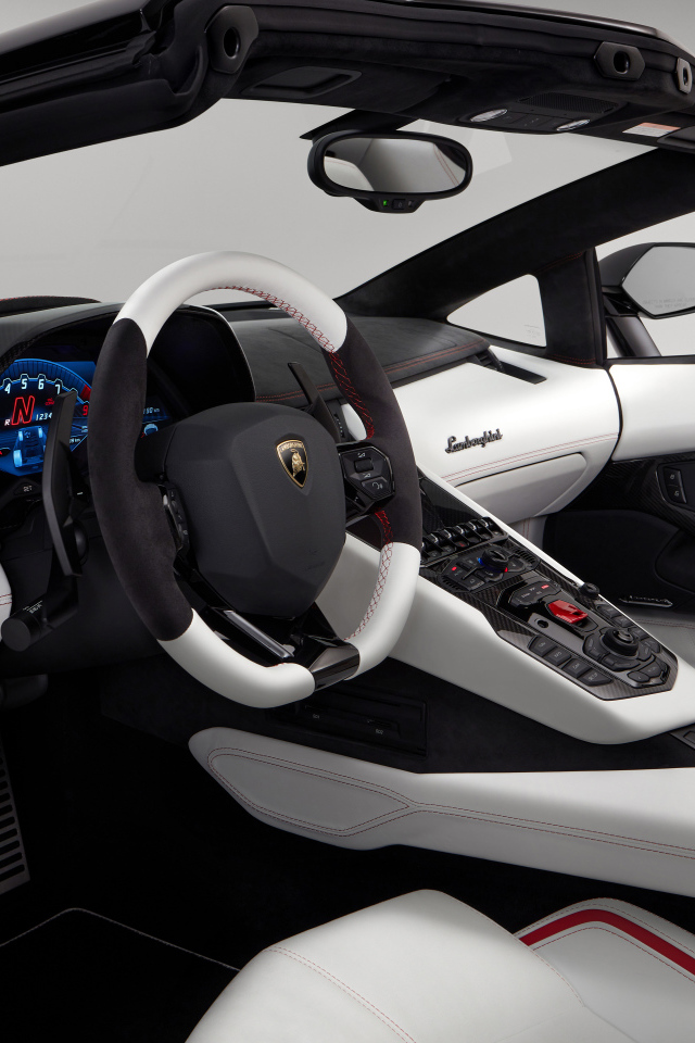 Салон автомобиля Lamborghini Aventador S, 2021 года