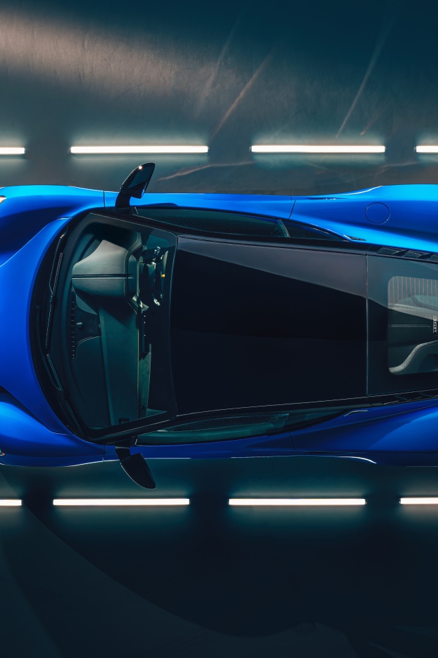 Вид сверху на автомобиль Lotus Emira First Edition 2021 года