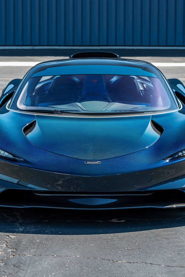 Синий спорткар McLaren Speedtail