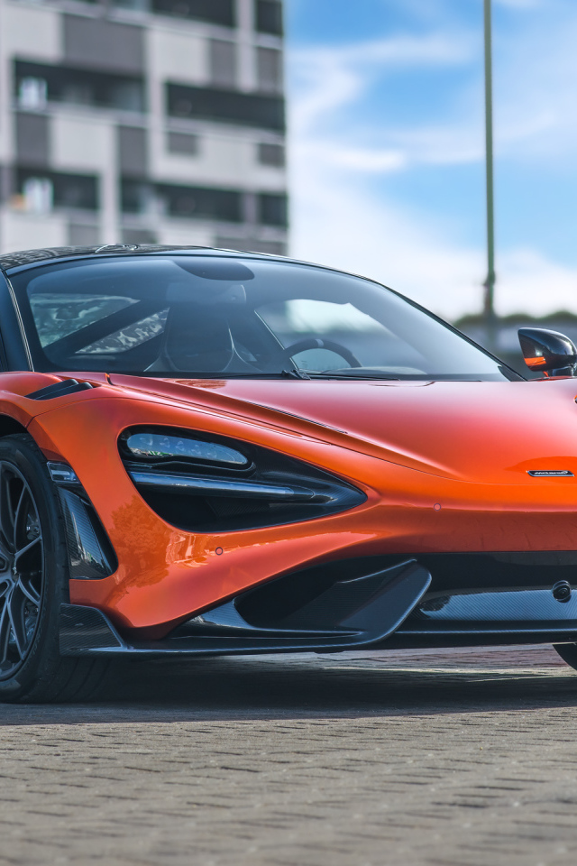 Быстрый McLaren 765LT 2021 года