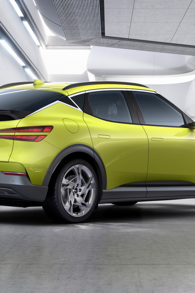 Автомобиль Genesis GV60,  2021 года вид сзади