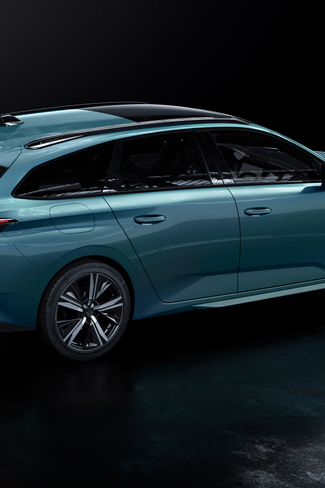 Автомобиль Peugeot 308 SW HYBRID 2021 года