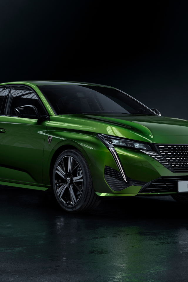 Кроссовер Peugeot 308, 2021 года на черном фоне