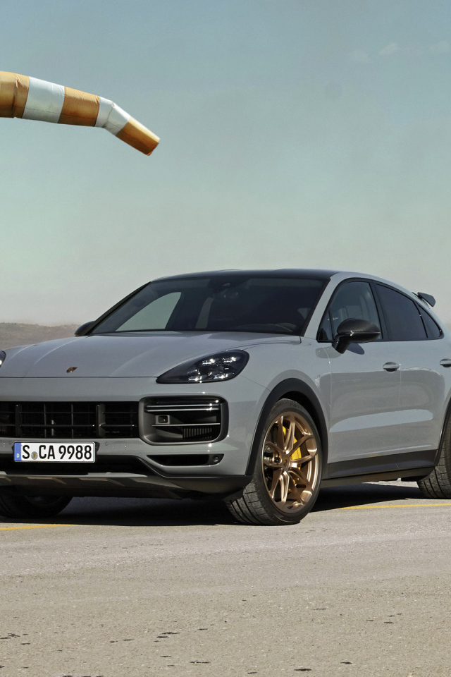 Автомобиль Porsche Cayenne Turbo GT 2021 года