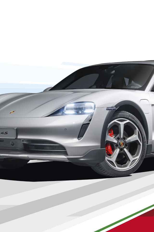 Автомобиль Porsche Taycan 4S Cross Turismo 2021 года на белом фоне