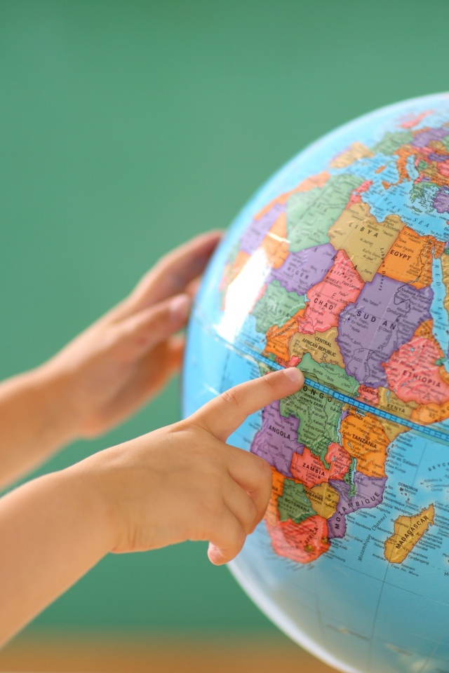 Большой глобус в школе