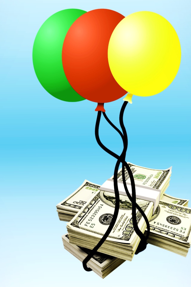 Деньги с воздушными шариками на голубом фоне 