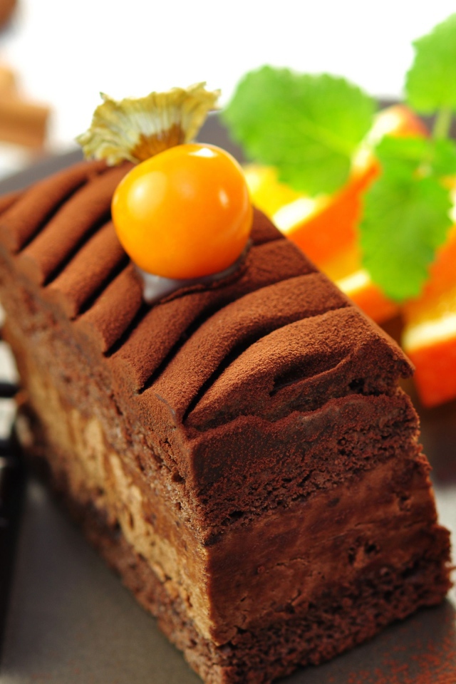 Шоколадное пирожное с корицей и шоколадом 