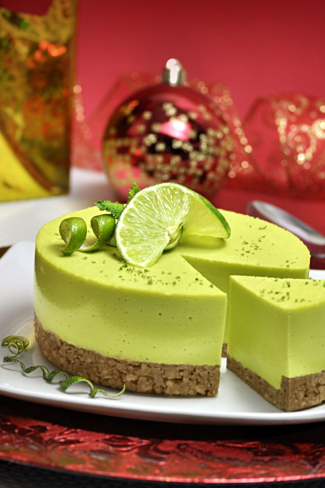 Вкусный праздничный торт с лаймом