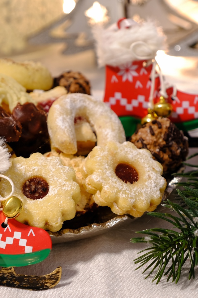 Песочное печенье и украшения к празднику 