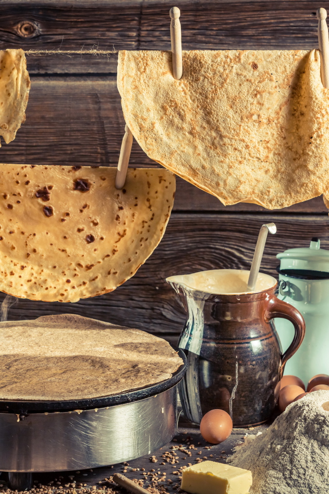 Заготовка блинов на Масленицу