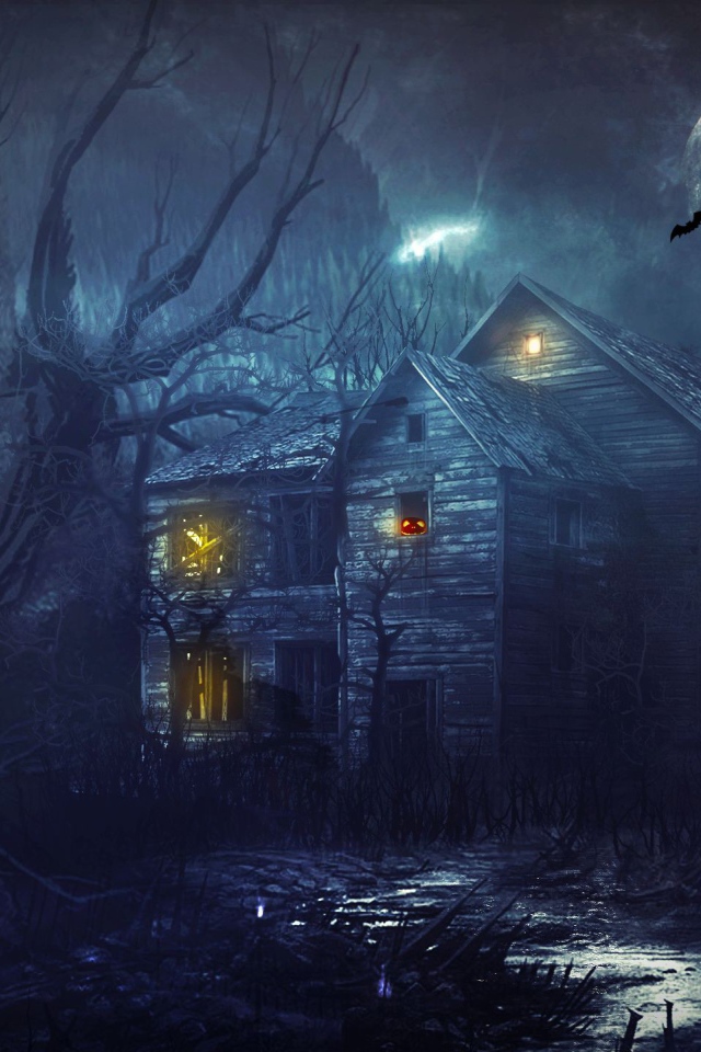 Старый деревянный дом с тыквами на Хэллоуин 