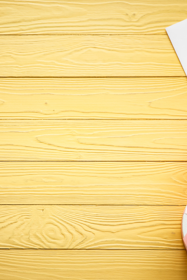 Букет тюльпанов и подарок фон для открытки на 8 марта