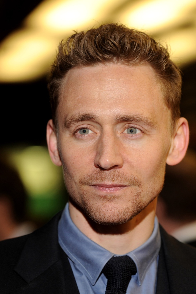 Красивый мужчина, актер Том Хиддлстон
