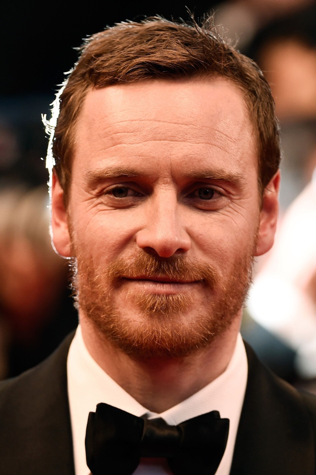 Стильный мужчина актер Майкл Фассбендер