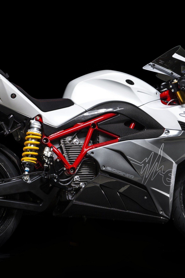 Электрический мотоцикл Energica Ego на черном фоне