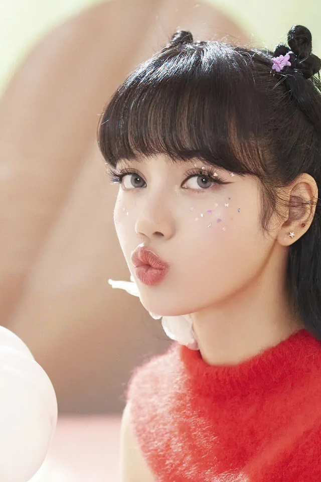 Тайская певица Лалиса Манобан