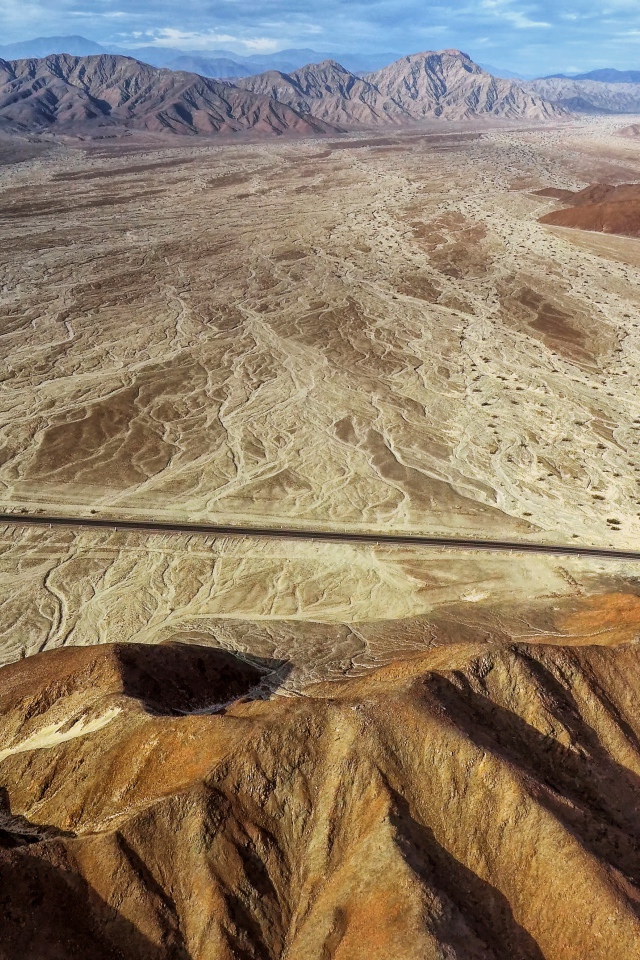 Вид на дорогу через пустыню 