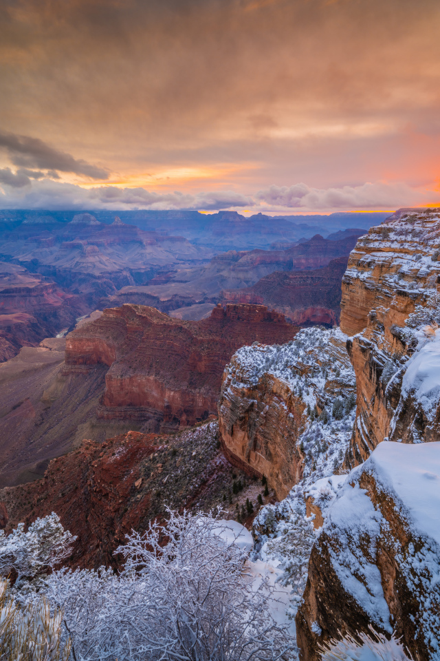 Красивый вид на Гранд каньон на закате солнца 