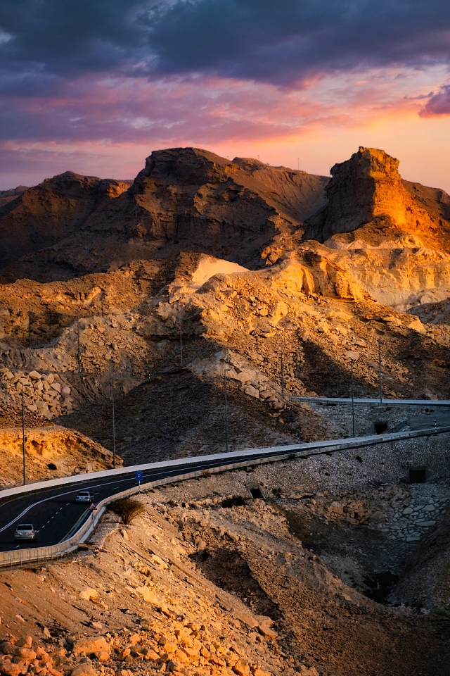 Дорога серпантин в горах 