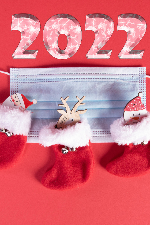 Маска и рождественские украшения на новый год 2022 