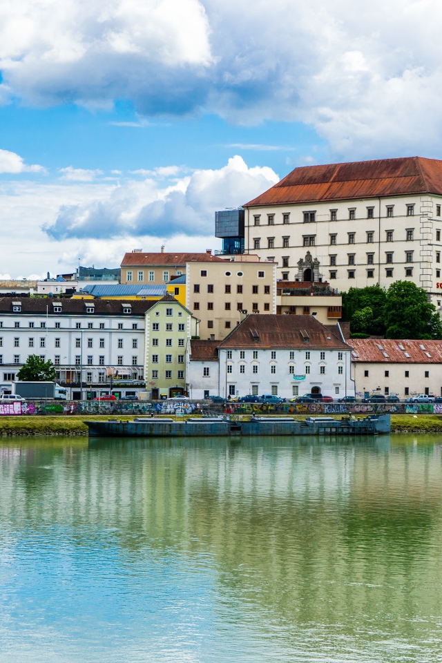 Красивые дома у реки, Австрия