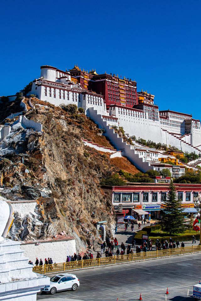 Красивый старинный дворец Потала,  Китай