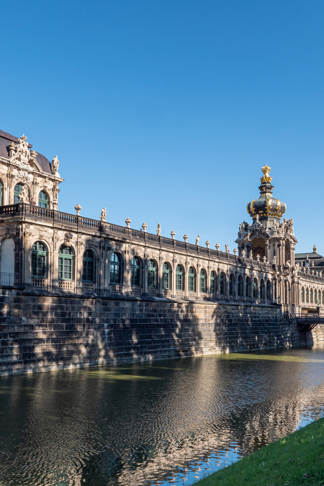 Архитектурный дворцовый комплекс Цвингер, Дрезден. Германия