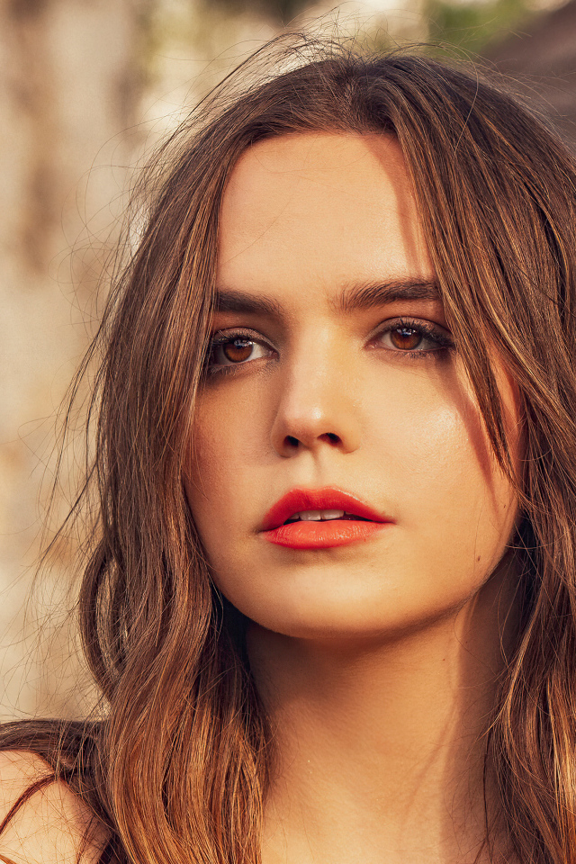 Американская кареглазая актриса Бэйли Мэдисон