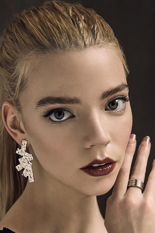 Красивая молодая аргентинская актриса Аня Тейлор-Джой