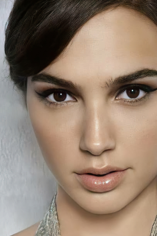 Лицо актрисы Галь Гадот крупным планом