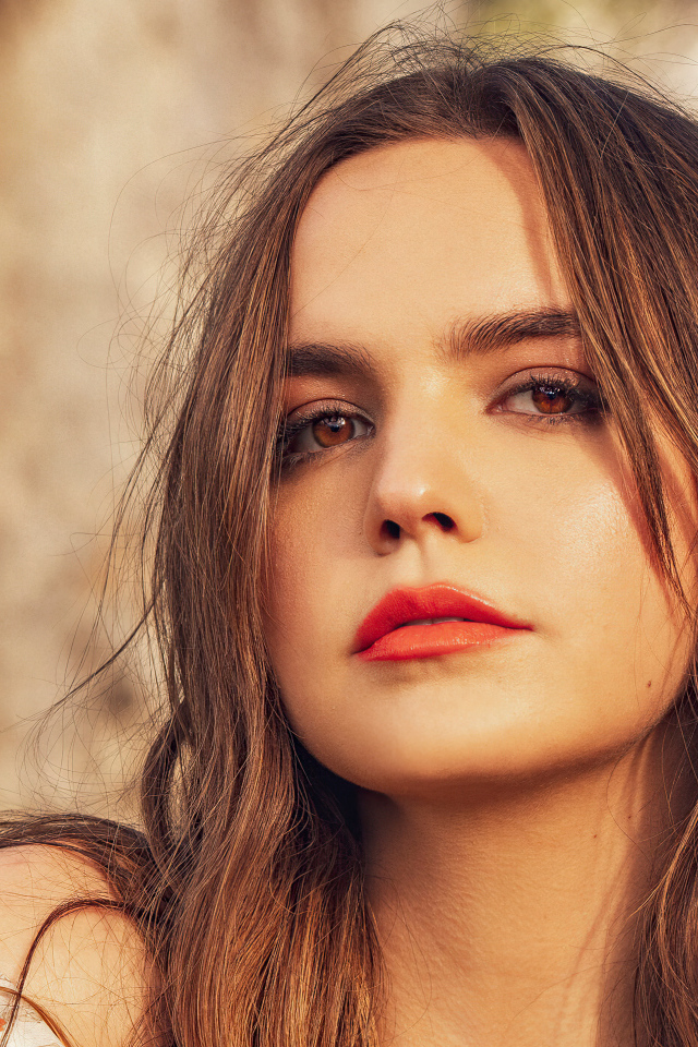 Милая актриса Бэйли Мэдисон крупным планом