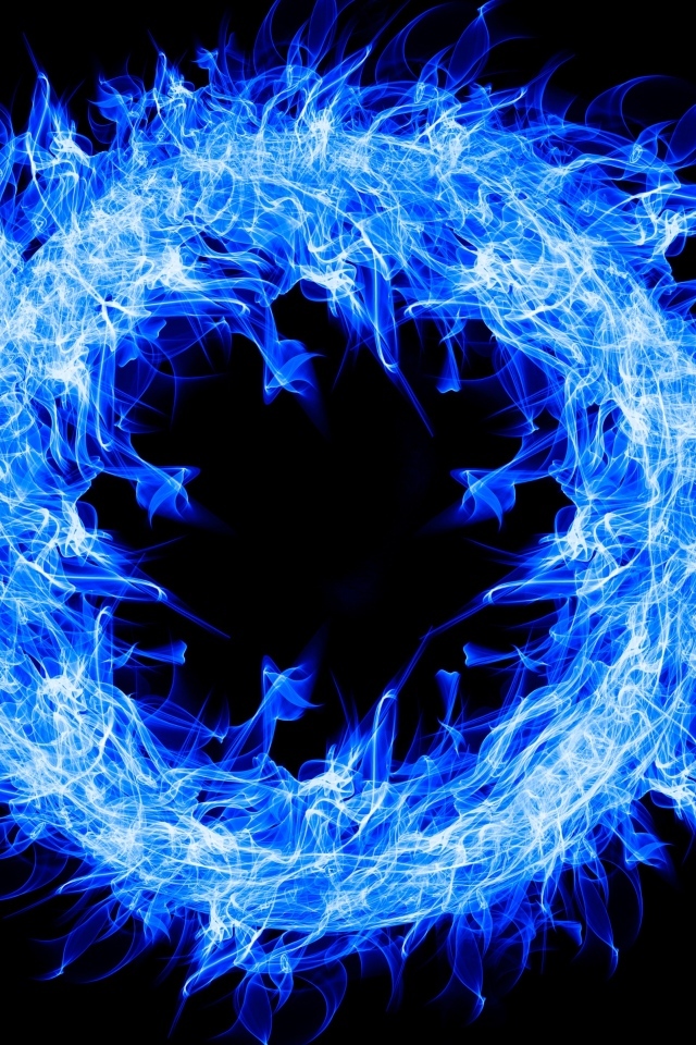 Голубое огненное кольцо  на черном фоне