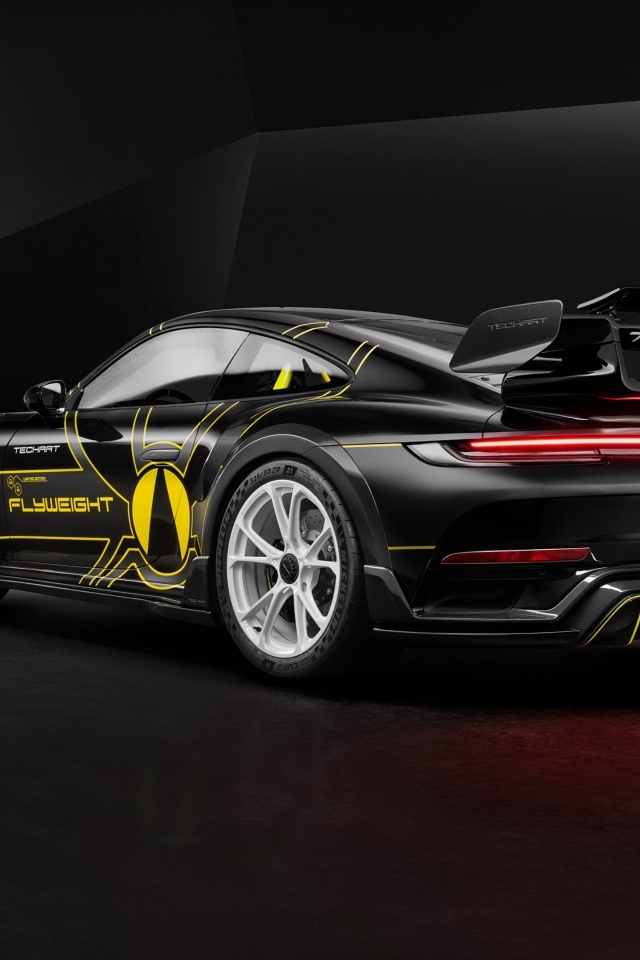 Быстрый автомобиль TechArt GTstreet R Flyweight 2023 года