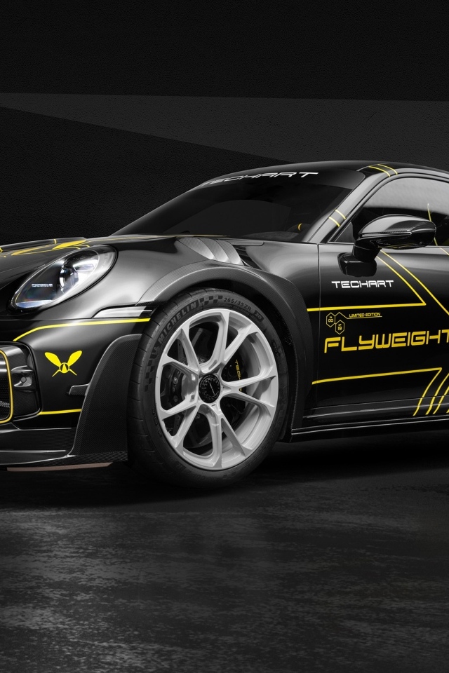 Вид спереди на автомобиль TechArt GTstreet R Flyweight 2023