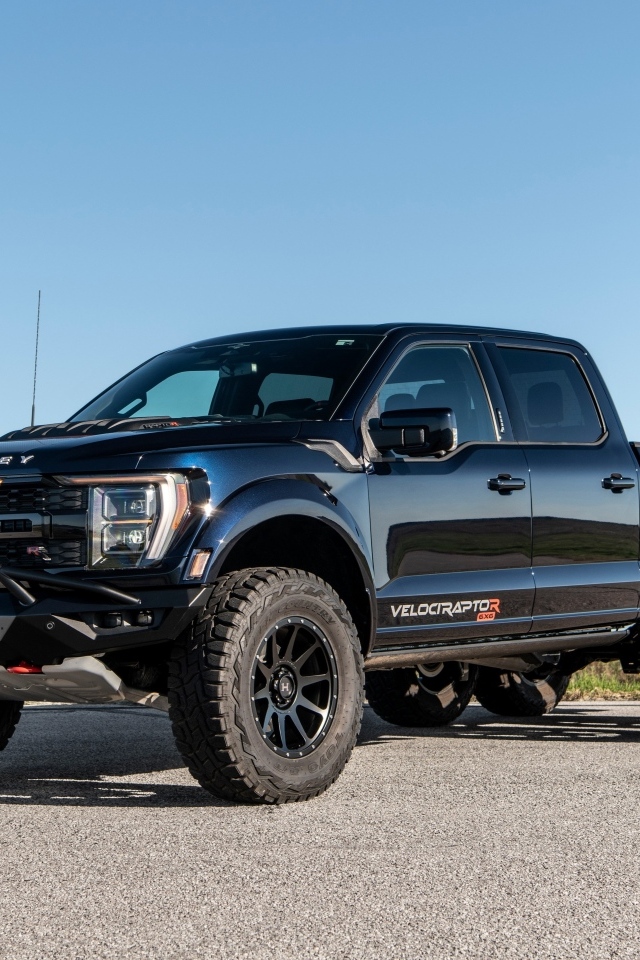 Черный джип Hennessey VelociRaptoR 6x6 2024 года