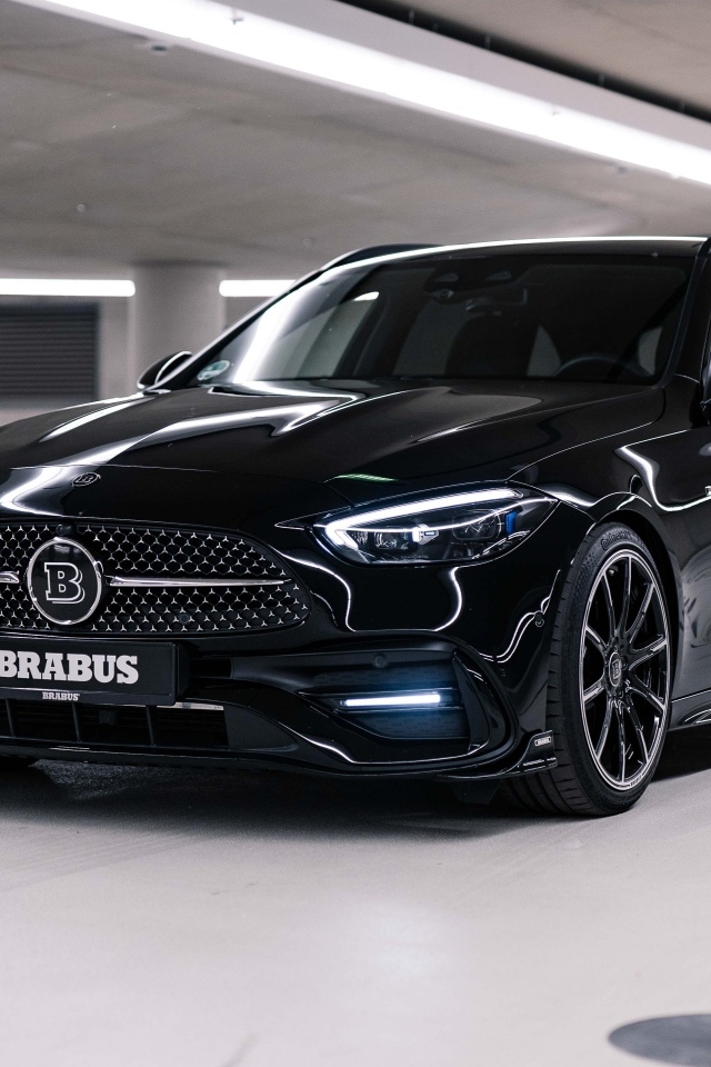Черный стильный автомобиль  Brabus D30 Estate