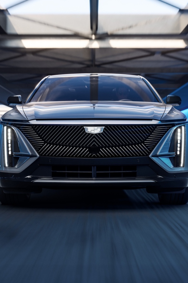 Автомобиль Cadillac Lyriq Tech 2023 вид спереди