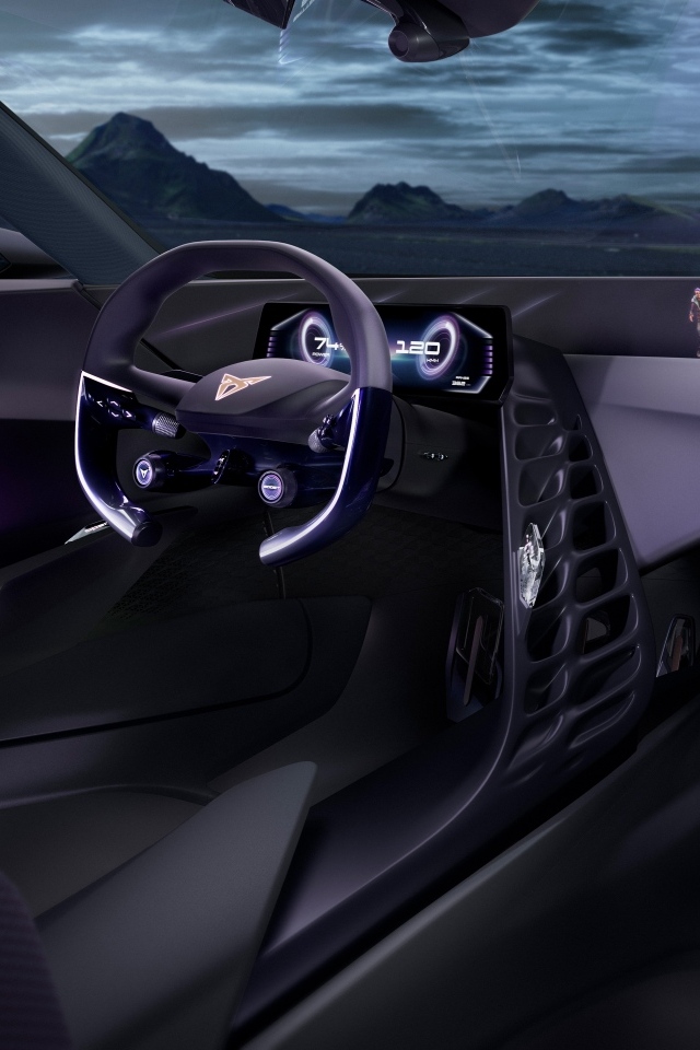 Салон автомобиля Cupra DarkRebel