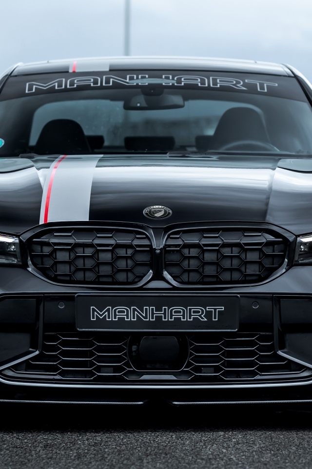 Вид спереди на автомобиль Manhart MH3 400d 2023 года