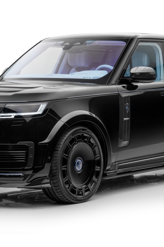 Вид спереди на черный внедорожник Mansory Range Rover SV LWB Heritage 2023 года