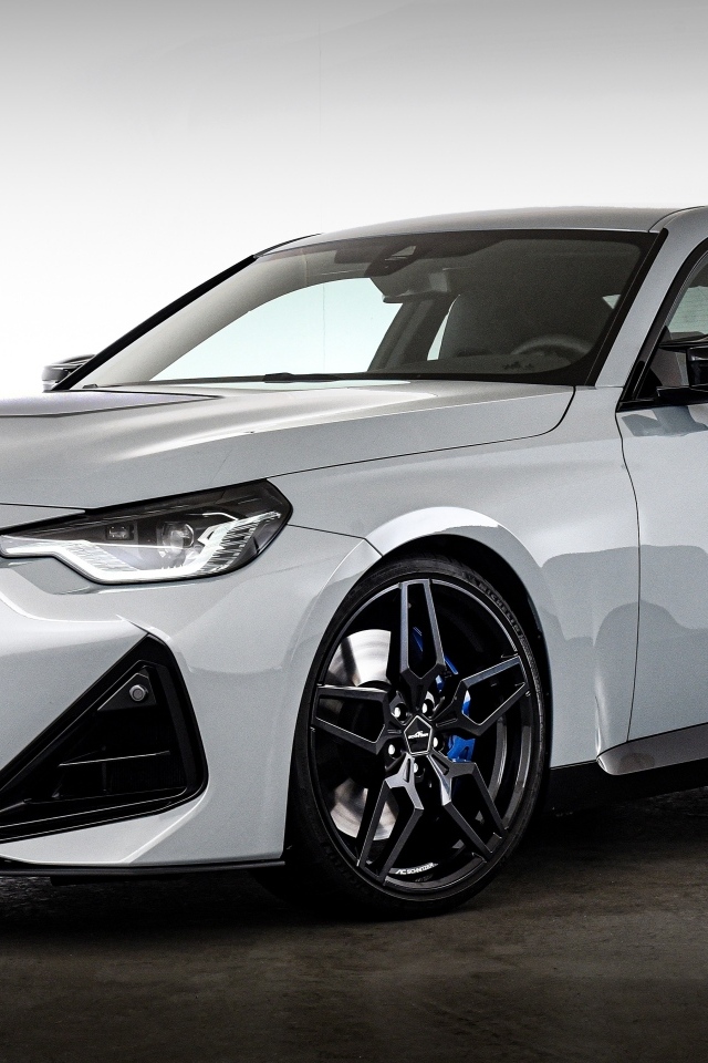 Серебристый автомобиль AC Schnitzer ACS2 4.0i