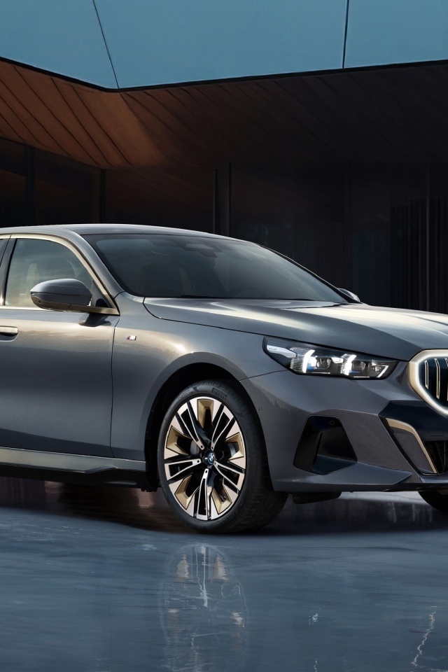 Автомобиль BMW I5 M Sport 2023 года